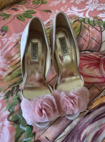 Badgley Mischka Pink Satin Size 9 Roses on my Feet