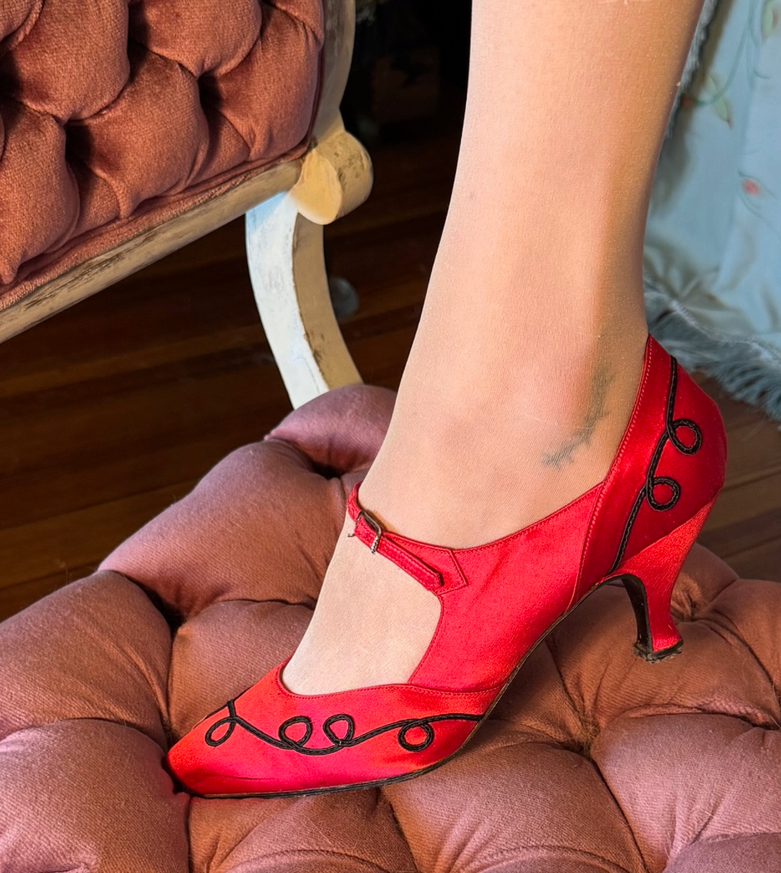 Authentic 1980s  Peter Fox Shoes Red Satin size 9B
