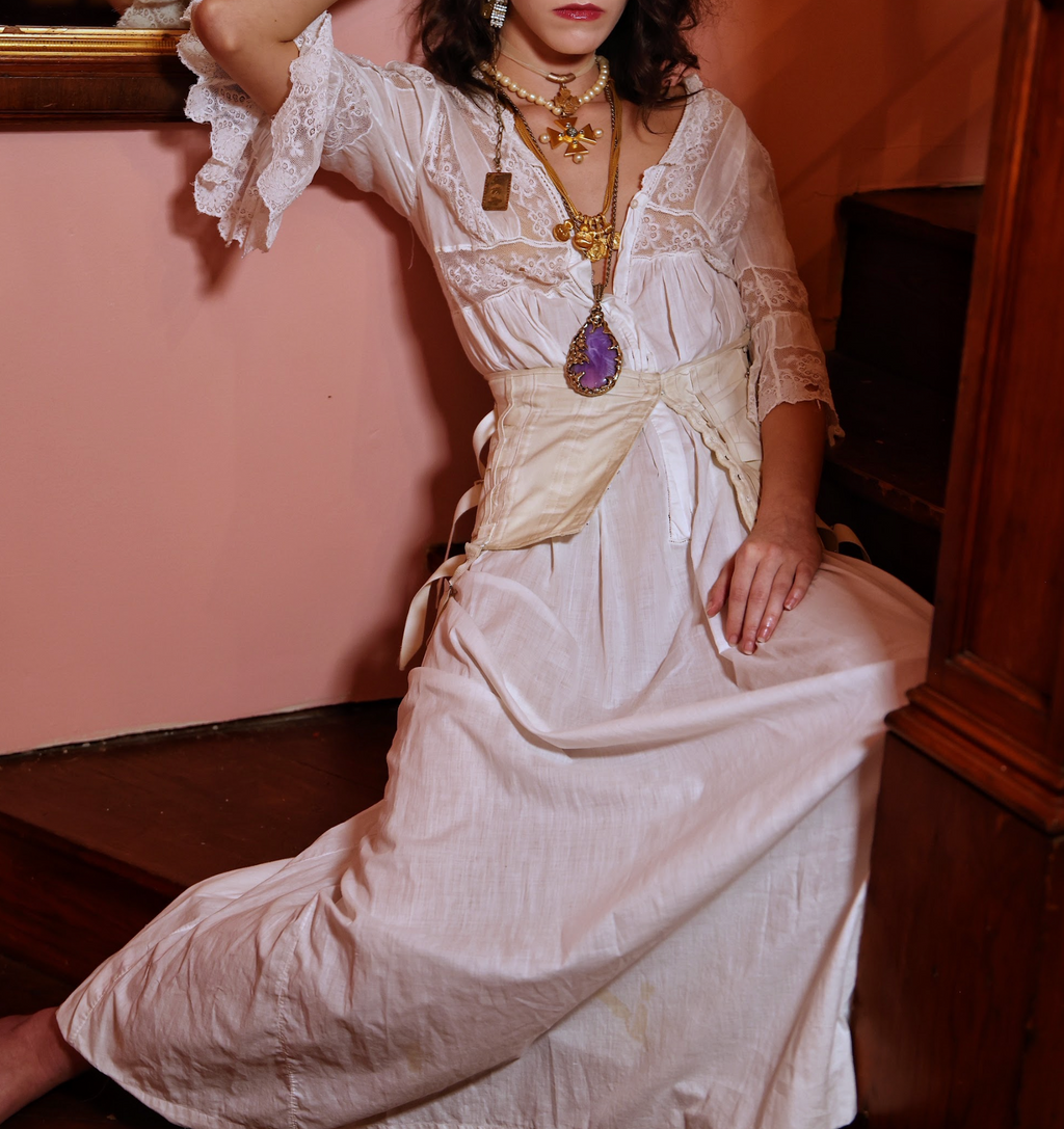 Edwardian White Size M