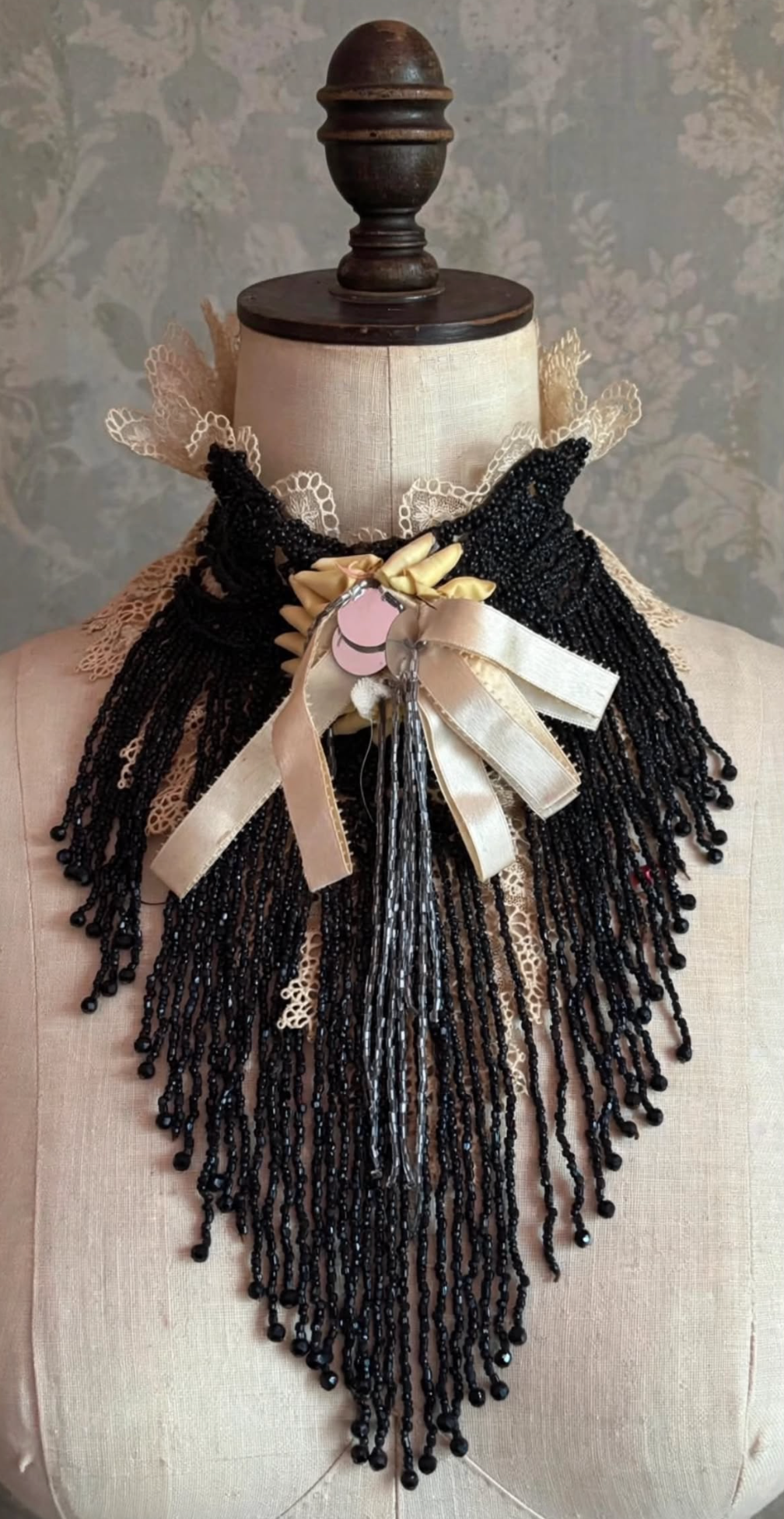 DOLLYMOP BOUDOIR QUEEN CHOKER ANTIQUE Wearable Art