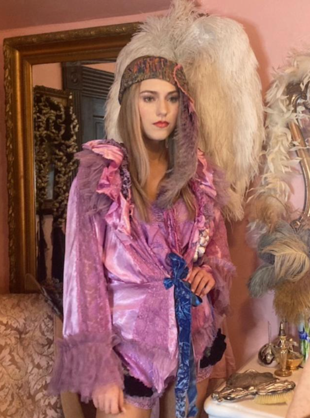 SOLD OUT Boudoir Queen Peignoir Bell Sleeved Rock Queen Bed Jacket Fabulous!
