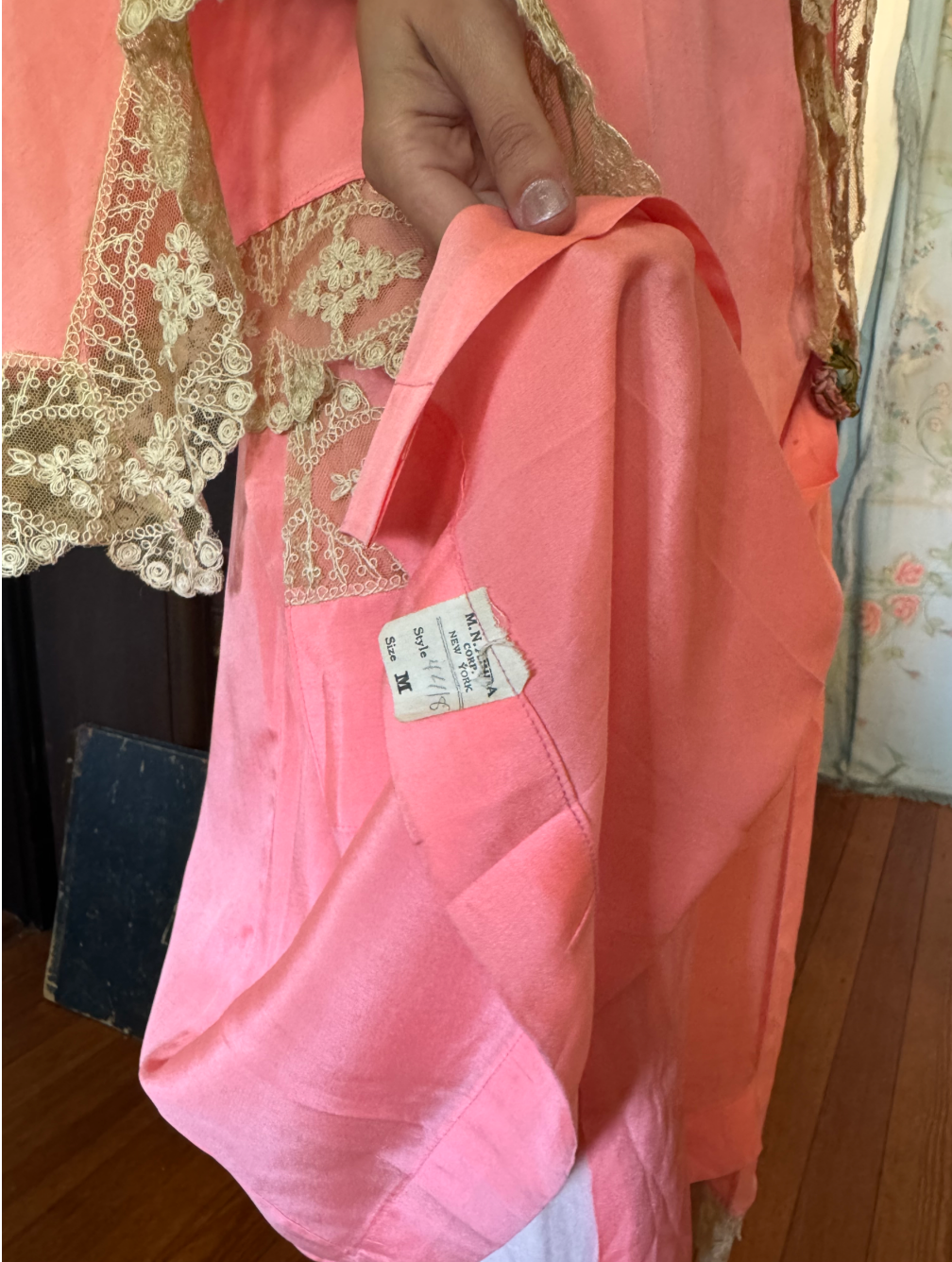 Authentic 1930s Boudoir Peignoir Dressing Gown or Kimono Robe with tag
