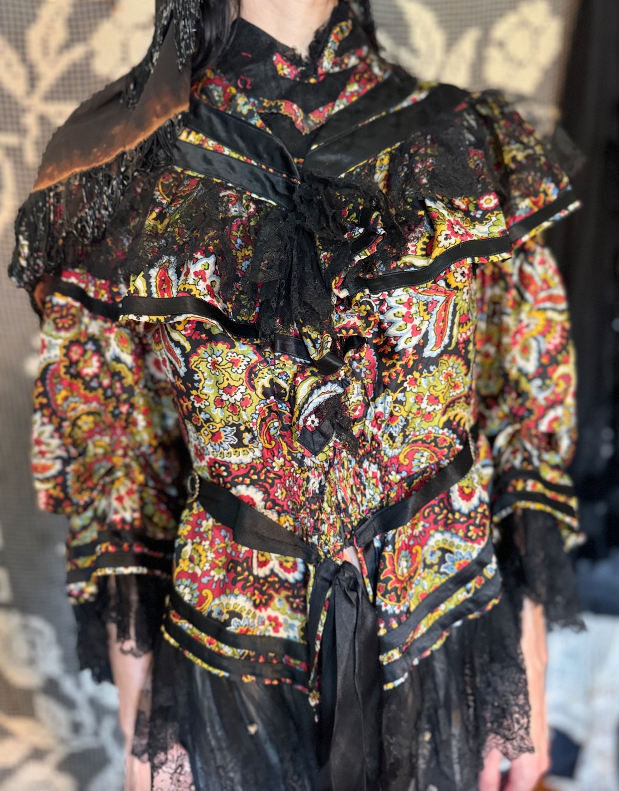 FANCIFUL ANTIQUE EARLY EDWARDIAN JACKET