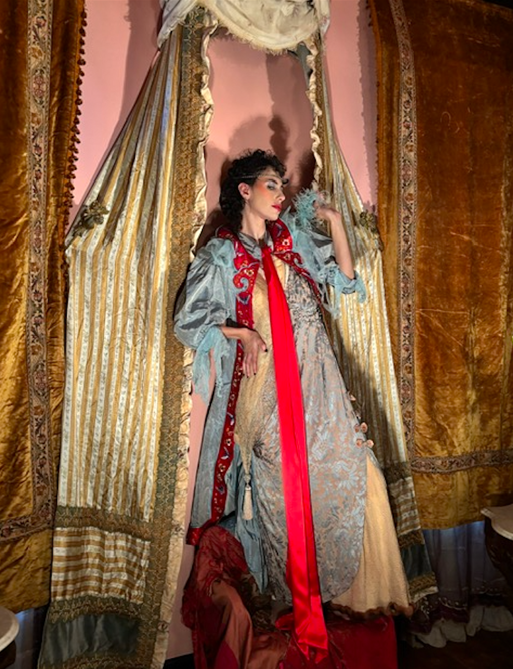 Boudoir Queen's Hollywood Regency Duster