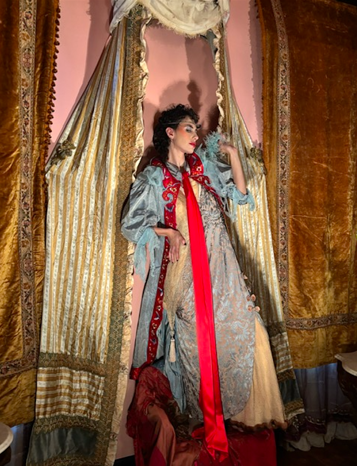 Boudoir Queen's Hollywood Regency Duster