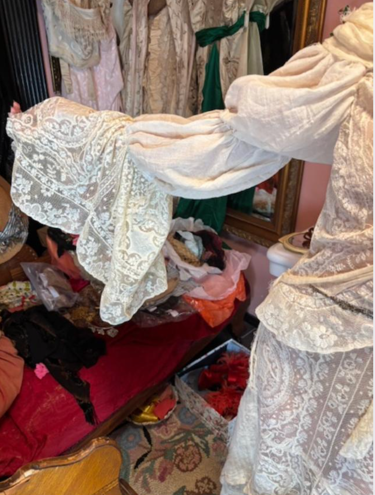 Take Me to the Heather Boudoir Queen Normandy Lace Dress Huge sleeve