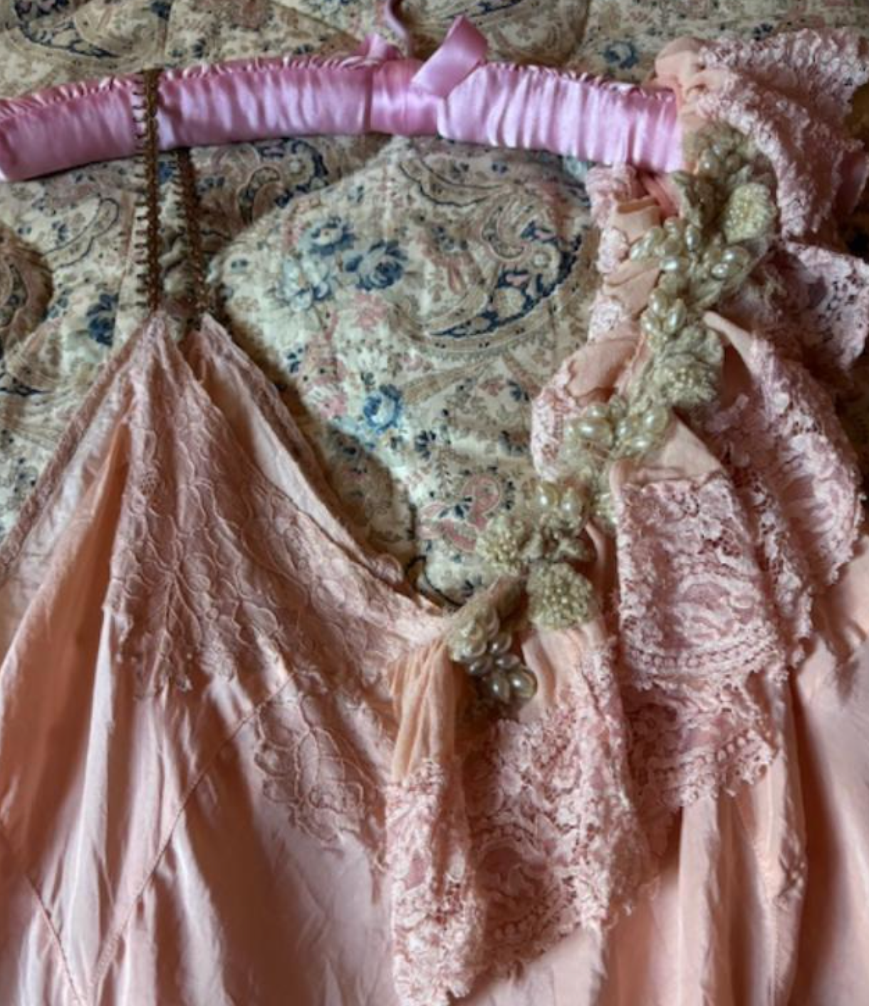 The Glass Pearl Cami Top Boudoir Queen w/silk chiffon side train L