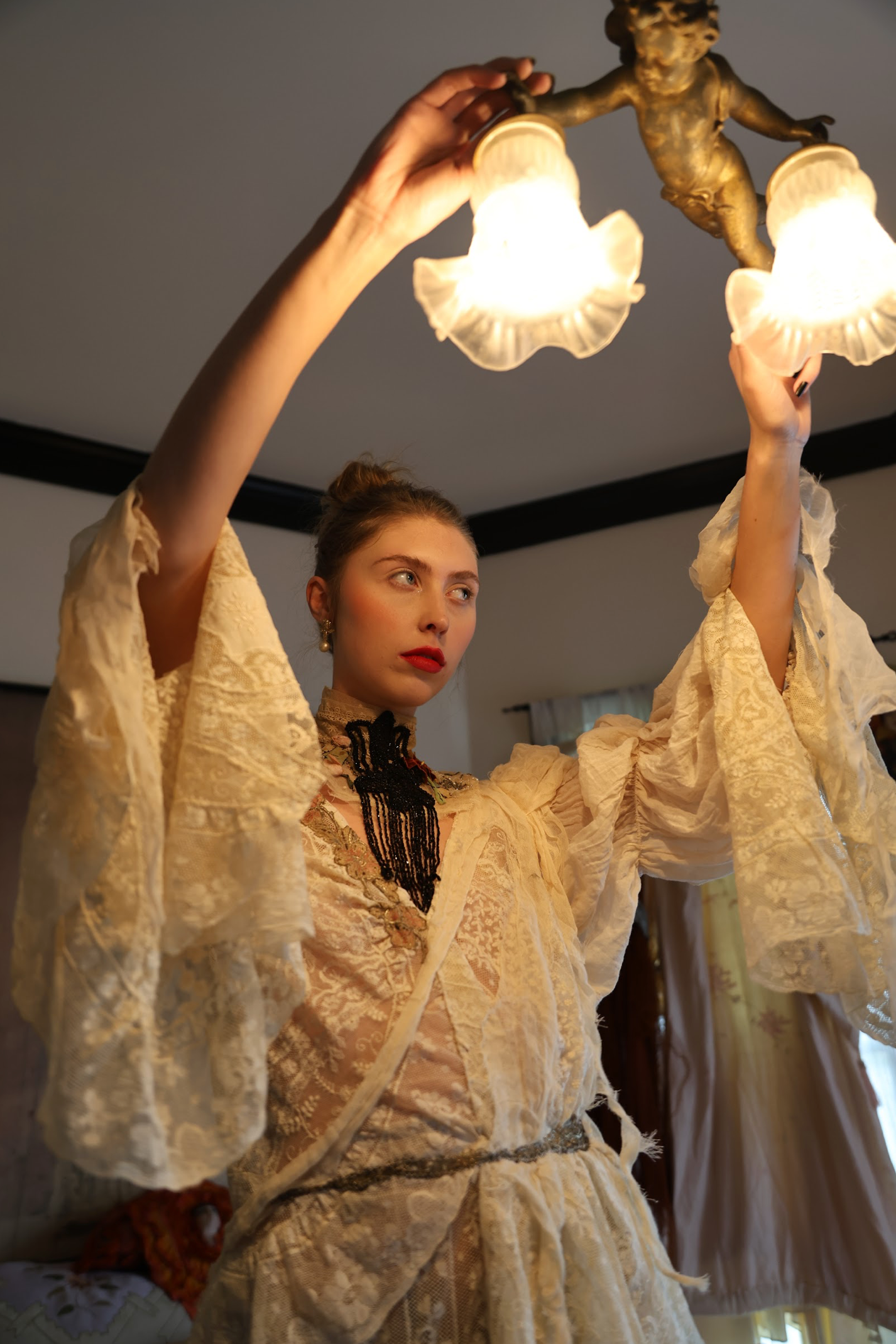 Take Me to the Heather Boudoir Queen Normandy Lace Dress Huge sleeve