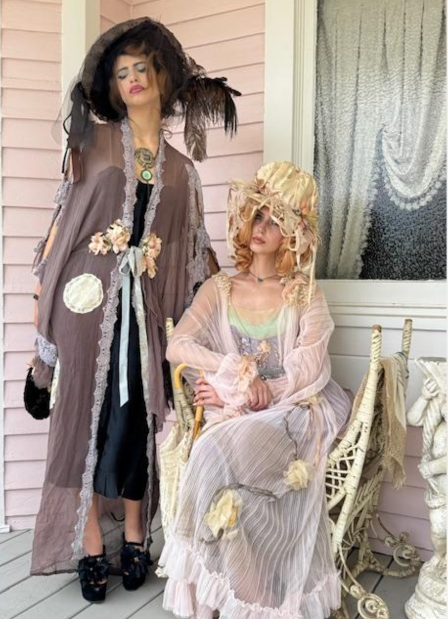 Boudoir Queen Blossom Duster with Vines of White Roses