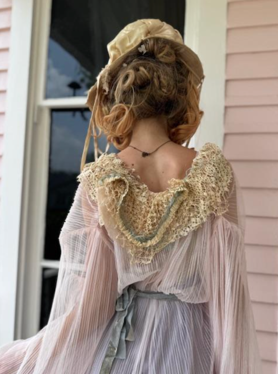 Boudoir Queen Blossom Duster with Vines of White Roses