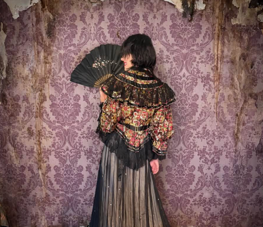 FANCIFUL ANTIQUE EARLY EDWARDIAN JACKET