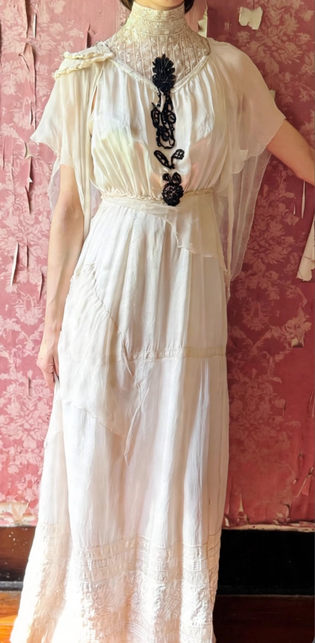 Flash Sale New Boudoir Queen Divine Decadence Bridal or Tea gown