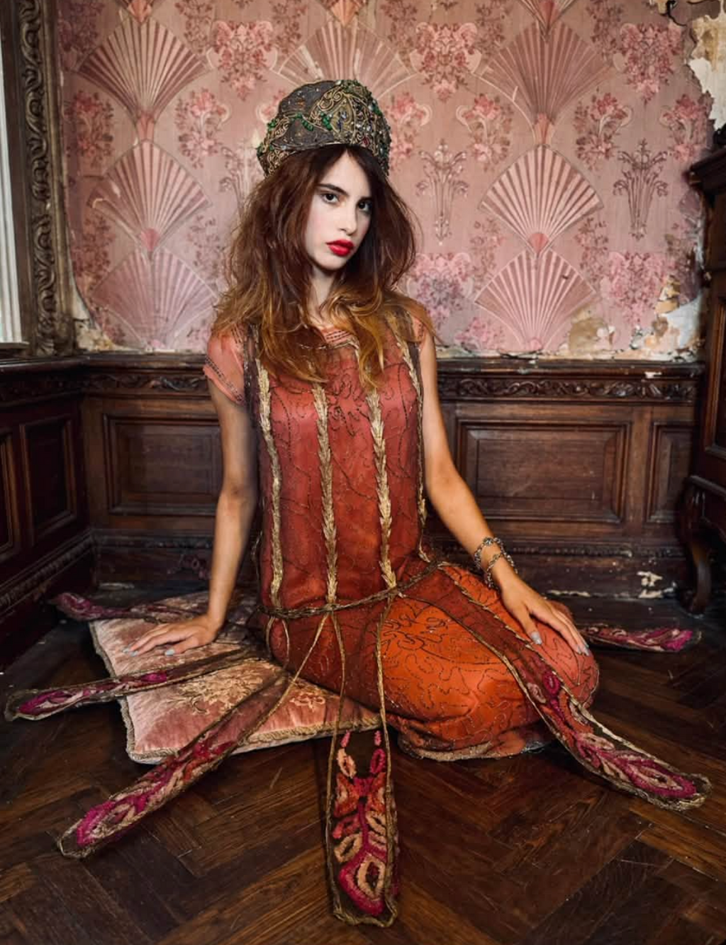 1920's Rare Gatsby Metallic Gold Lace Tunic with Embroidered Flowers and Petal like Bottom