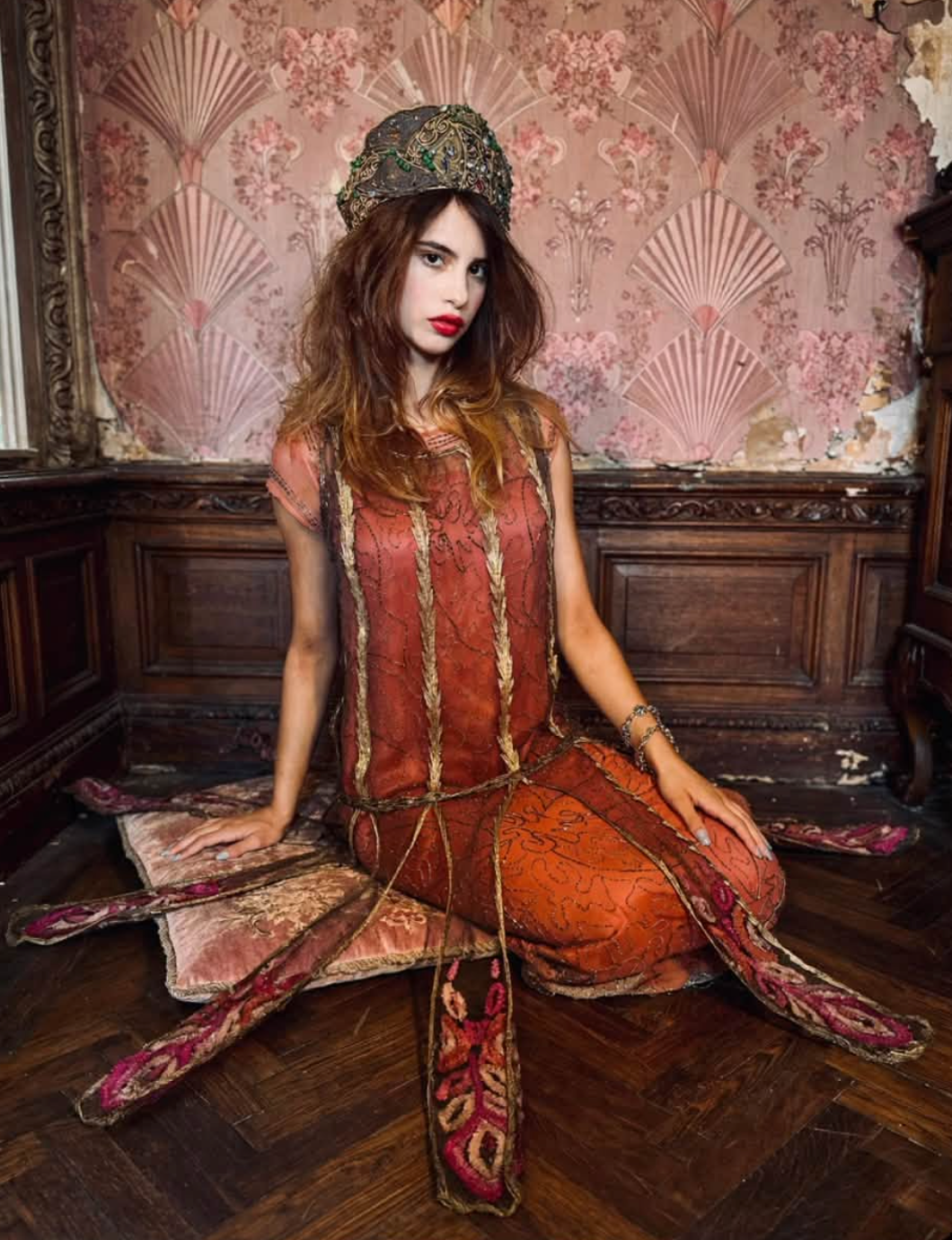 1920's Rare Gatsby Metallic Gold Lace Tunic with Embroidered Flowers and Petal like Bottom