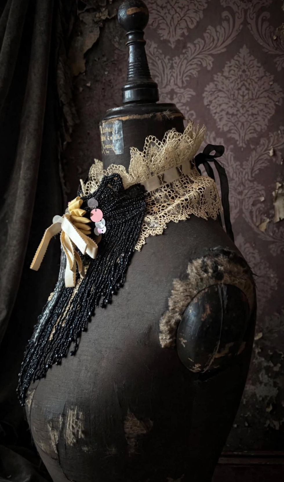 DOLLYMOP BOUDOIR QUEEN CHOKER ANTIQUE Wearable Art